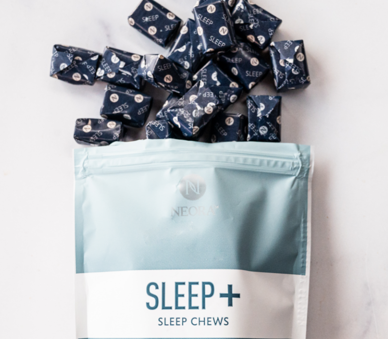 Bolsa de Neora Sleep+ Wellness Chews y masticables envueltos individualmente